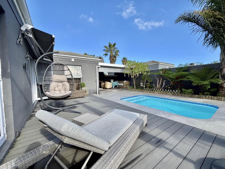 3 Bedroom Property for Sale in Sunningdale Western Cape